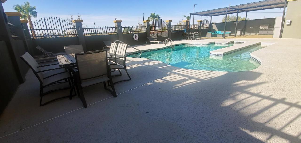 La Quinta Inn & Suites By Wyndham Fort Stockton Northeast Exteriör bild